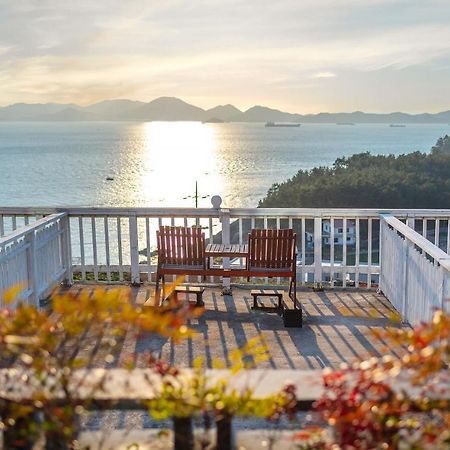 Namhae Whale'S Dream Villa Buitenkant foto