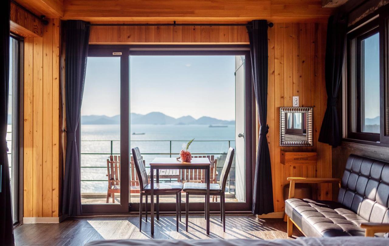 Namhae Whale'S Dream Villa Buitenkant foto