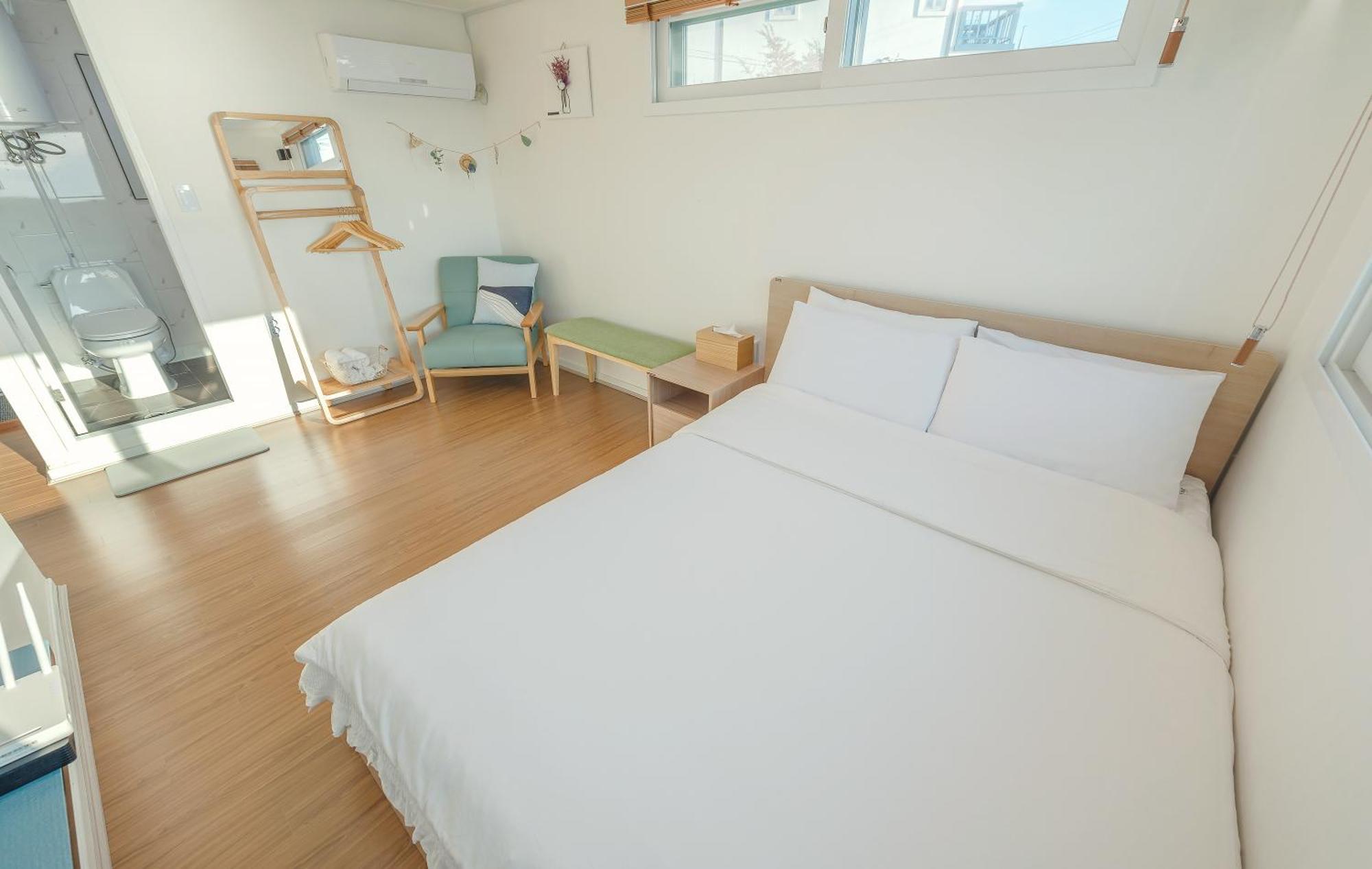 Namhae Whale'S Dream Villa Kamer foto