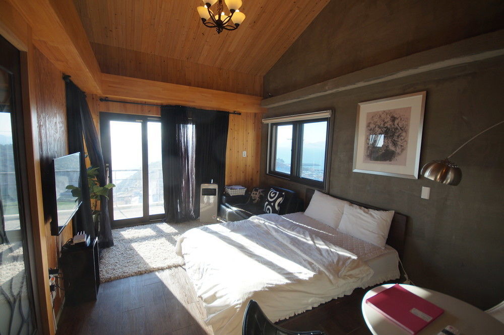 Namhae Whale'S Dream Villa Buitenkant foto