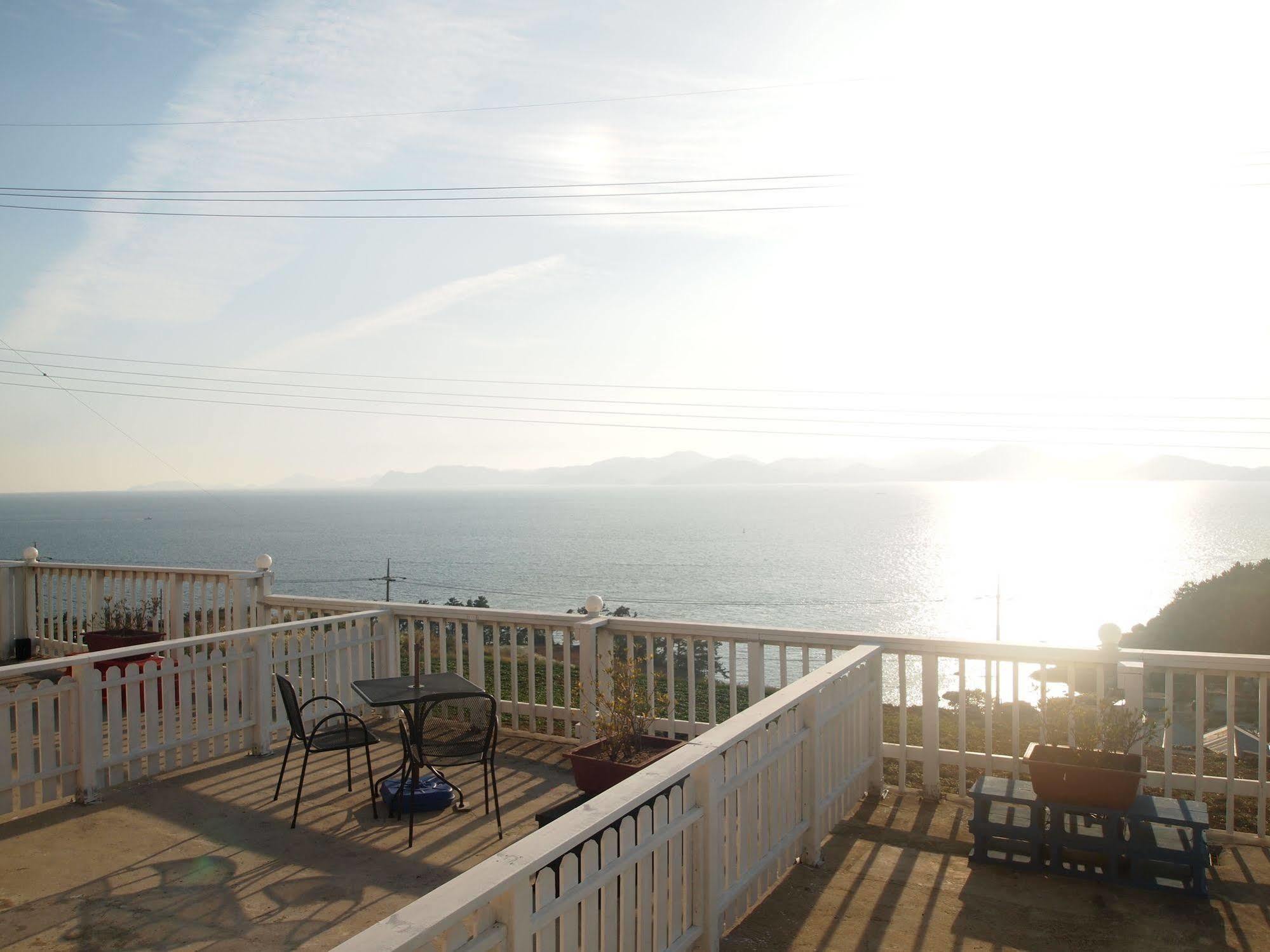 Namhae Whale'S Dream Villa Buitenkant foto