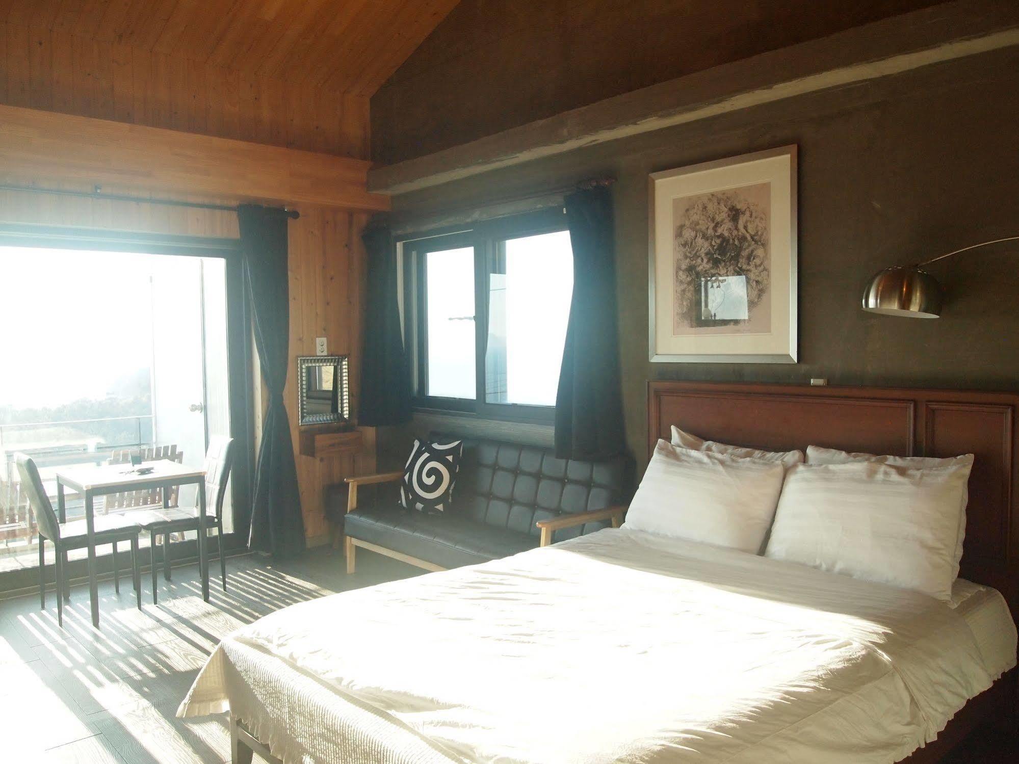 Namhae Whale'S Dream Villa Buitenkant foto